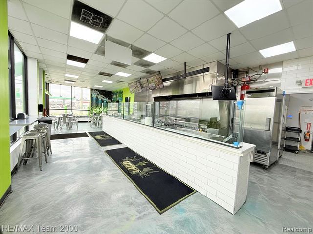 27419 Warren Road, Garden City, MI 48135
