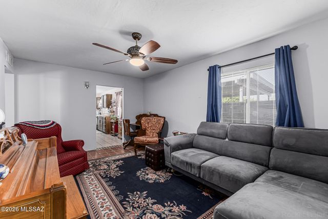 4036 E Santa Barbara Avenue, Tucson, AZ 85711