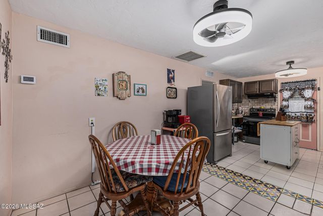 4036 E Santa Barbara Avenue, Tucson, AZ 85711
