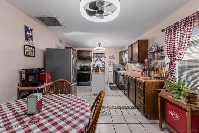 4036 E Santa Barbara Avenue, Tucson, AZ 85711