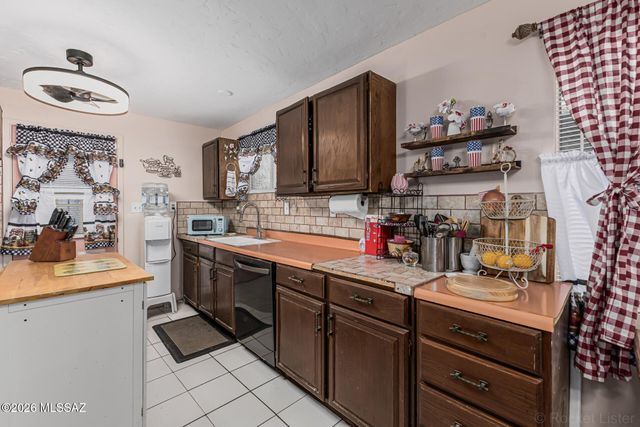 4036 E Santa Barbara Avenue, Tucson, AZ 85711