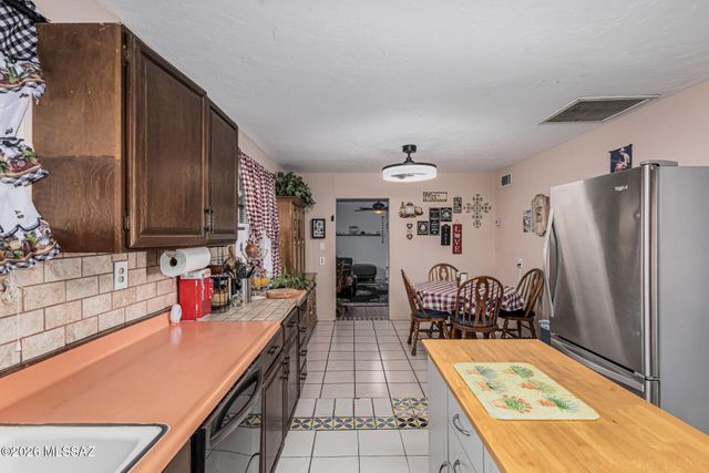 4036 E Santa Barbara Avenue, Tucson, AZ 85711