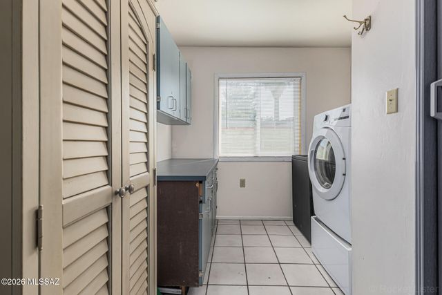 4036 E Santa Barbara Avenue, Tucson, AZ 85711