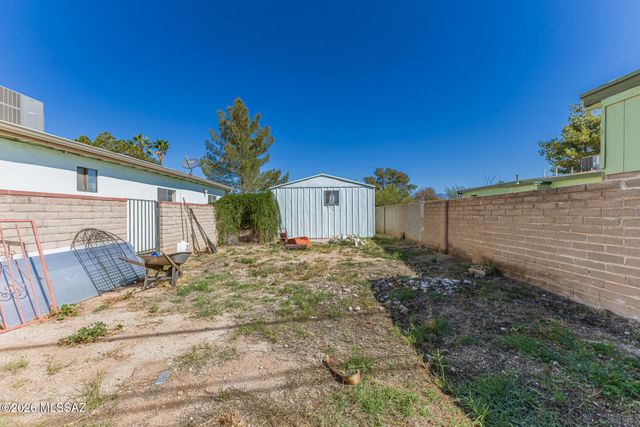 4036 E Santa Barbara Avenue, Tucson, AZ 85711