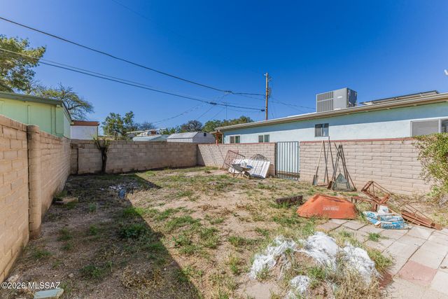 4036 E Santa Barbara Avenue, Tucson, AZ 85711