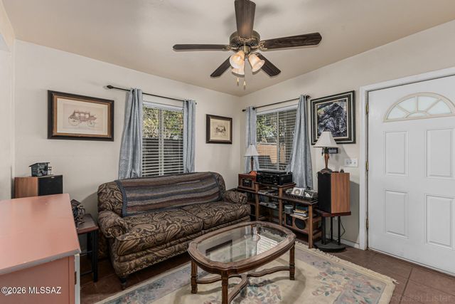 4036 E Santa Barbara Avenue, Tucson, AZ 85711