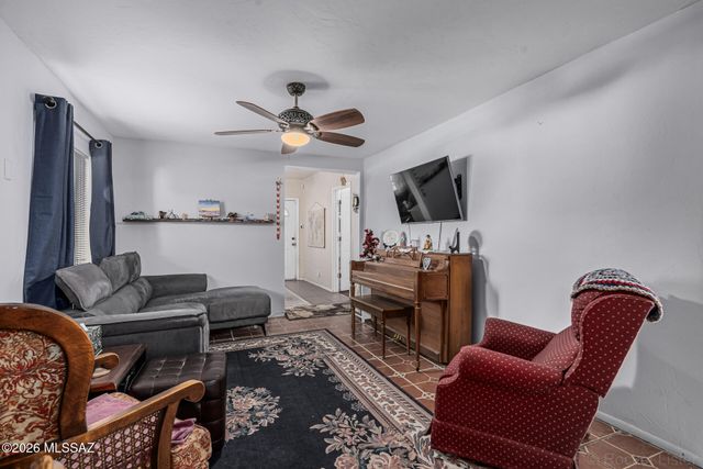 4036 E Santa Barbara Avenue, Tucson, AZ 85711