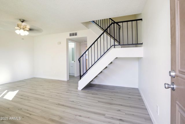 2155 W FARMDALE Avenue 11, Mesa, AZ 85202