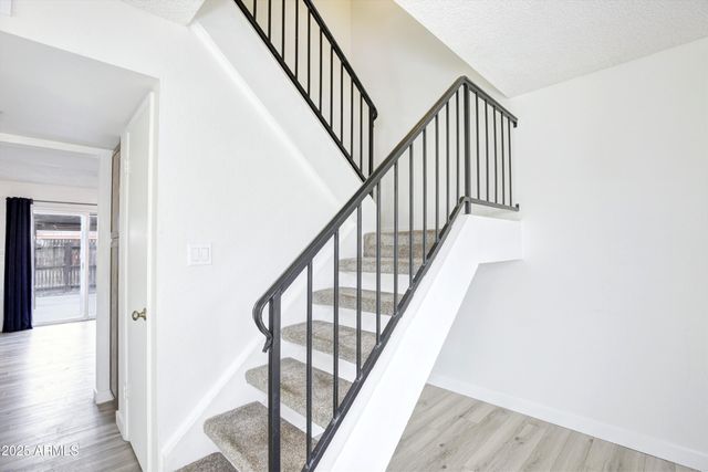 2155 W FARMDALE Avenue 11, Mesa, AZ 85202