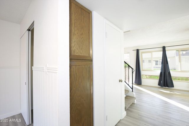 2155 W FARMDALE Avenue 11, Mesa, AZ 85202