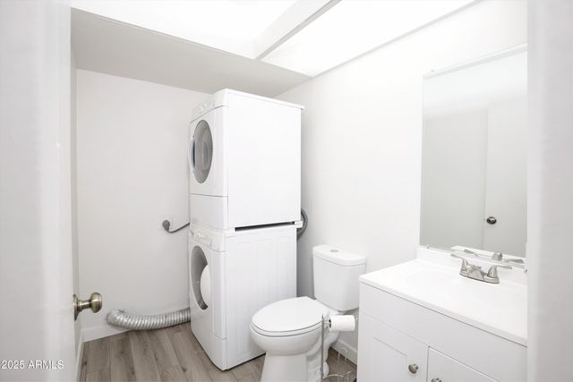 2155 W FARMDALE Avenue 11, Mesa, AZ 85202