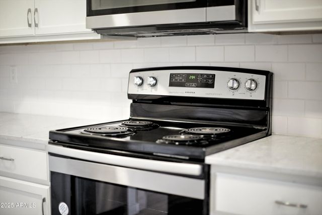 2155 W FARMDALE Avenue 11, Mesa, AZ 85202