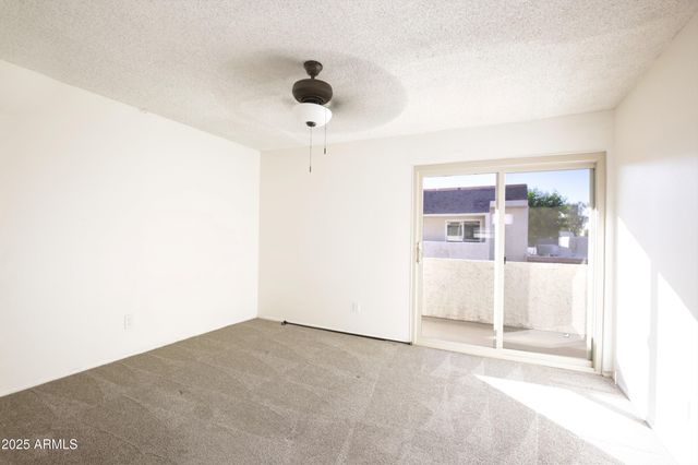 2155 W FARMDALE Avenue 11, Mesa, AZ 85202