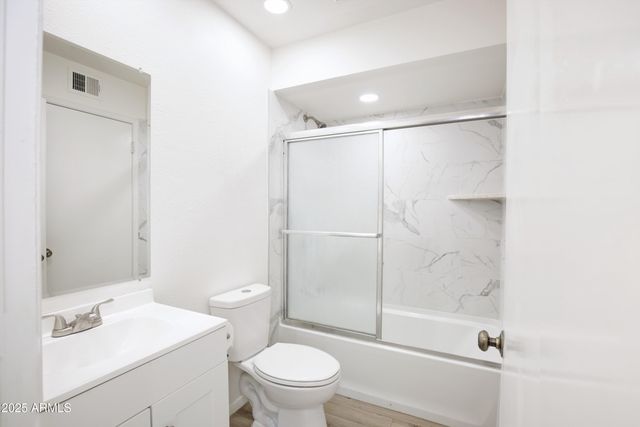 2155 W FARMDALE Avenue 11, Mesa, AZ 85202