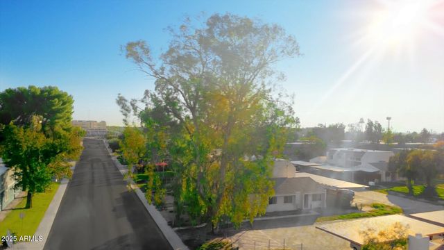 2155 W FARMDALE Avenue 11, Mesa, AZ 85202