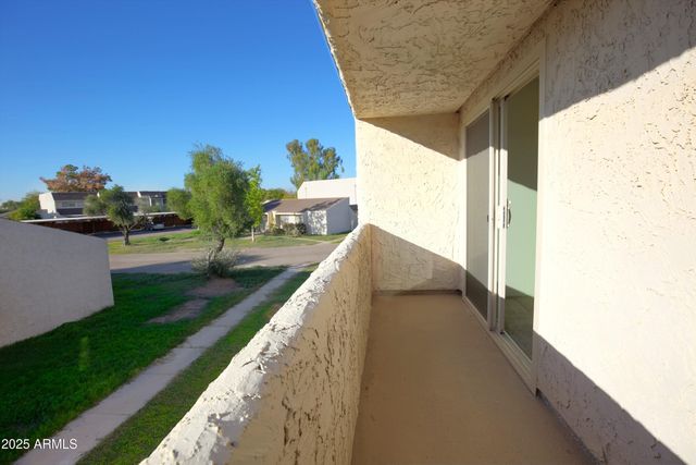 2155 W FARMDALE Avenue 11, Mesa, AZ 85202