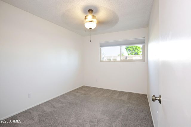 2155 W FARMDALE Avenue 11, Mesa, AZ 85202