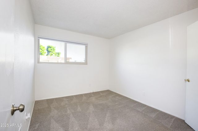 2155 W FARMDALE Avenue 11, Mesa, AZ 85202