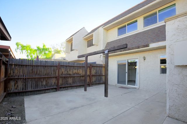 2155 W FARMDALE Avenue 11, Mesa, AZ 85202