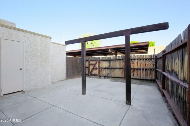 2155 W FARMDALE Avenue 11, Mesa, AZ 85202