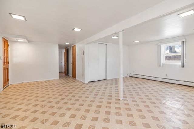 14 Forsgate Dr, Ringwood Boro, NJ 07456