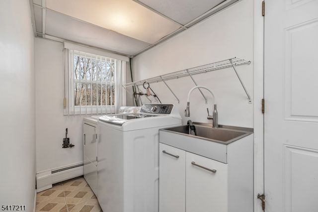 14 Forsgate Dr, Ringwood Boro, NJ 07456