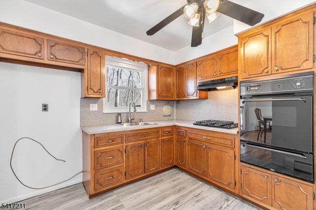 14 Forsgate Dr, Ringwood Boro, NJ 07456