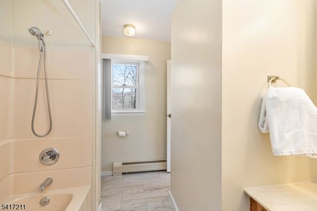 14 Forsgate Dr, Ringwood Boro, NJ 07456