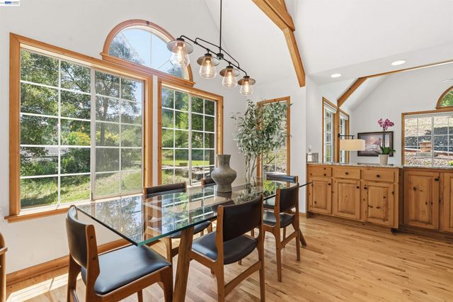 220 Miracle Ln, Santa Cruz, CA 95060