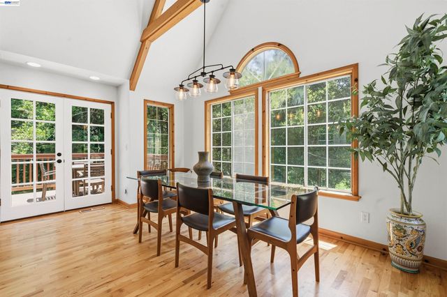 220 Miracle Ln, Santa Cruz, CA 95060