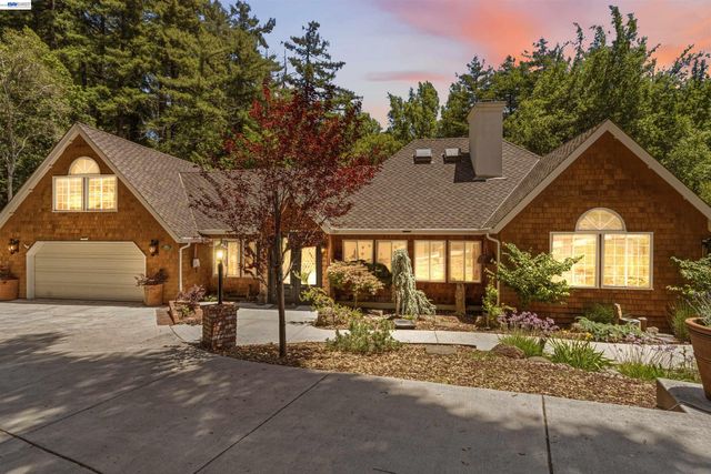220 Miracle Ln, Santa Cruz, CA 95060
