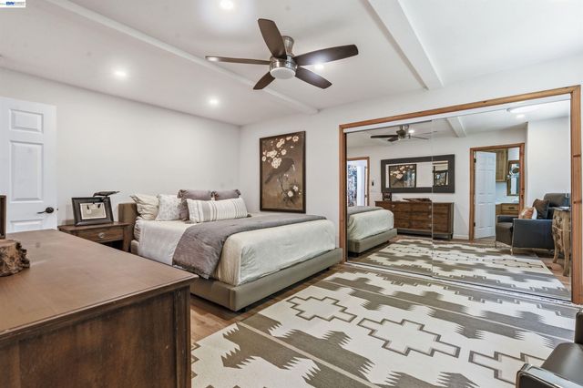 220 Miracle Ln, Santa Cruz, CA 95060