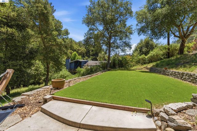 220 Miracle Ln, Santa Cruz, CA 95060