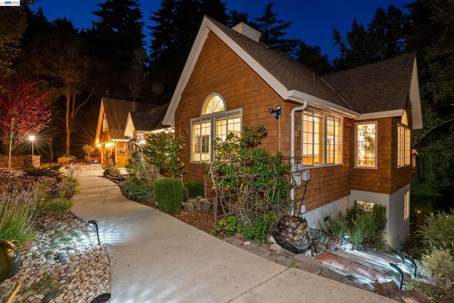 220 Miracle Ln, Santa Cruz, CA 95060