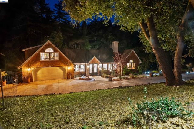 220 Miracle Ln, Santa Cruz, CA 95060