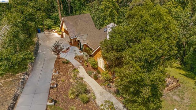 220 Miracle Ln, Santa Cruz, CA 95060
