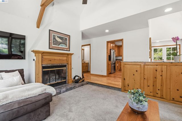 220 Miracle Ln, Santa Cruz, CA 95060