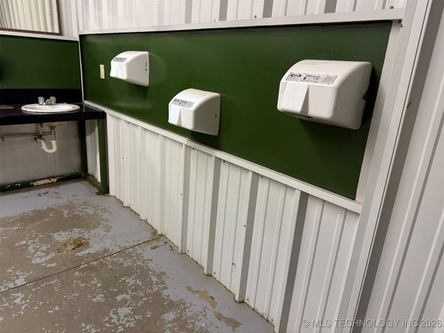 8100 Wainwright Road, Oktaha, OK 74450