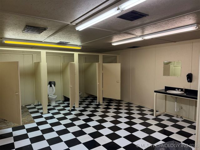 8100 Wainwright Road, Oktaha, OK 74450