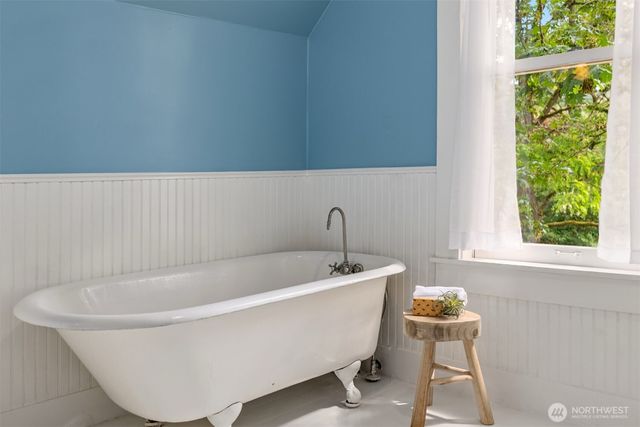 8395 NE Oddfellows, Bainbridge Island, WA 98110