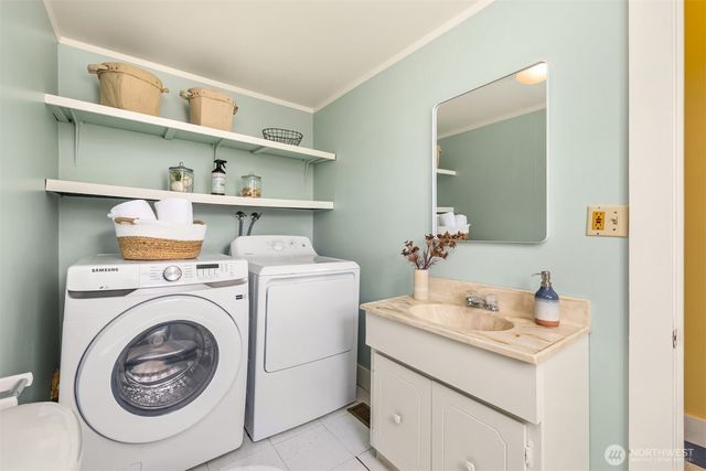 8395 NE Oddfellows, Bainbridge Island, WA 98110