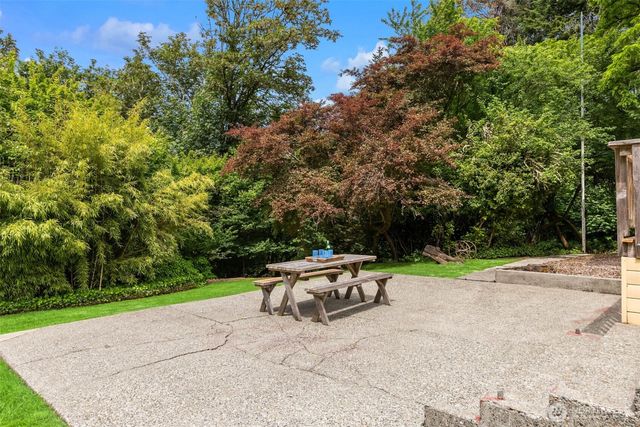 8395 NE Oddfellows, Bainbridge Island, WA 98110