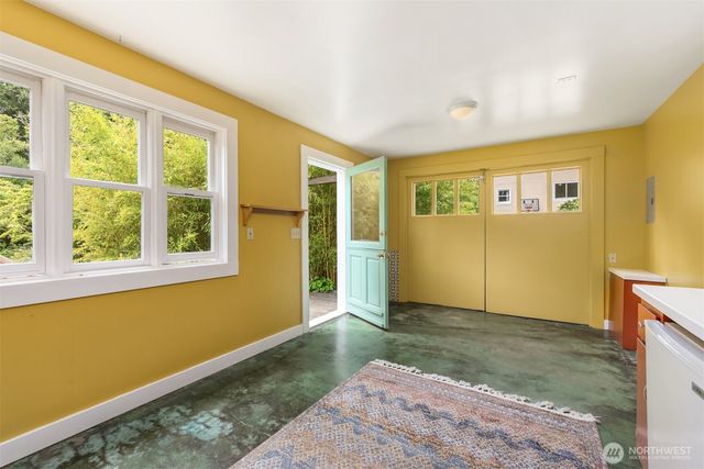 8395 NE Oddfellows, Bainbridge Island, WA 98110