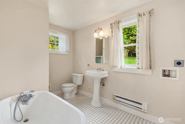 8395 NE Oddfellows, Bainbridge Island, WA 98110