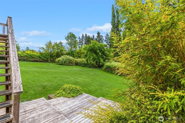 8395 NE Oddfellows, Bainbridge Island, WA 98110