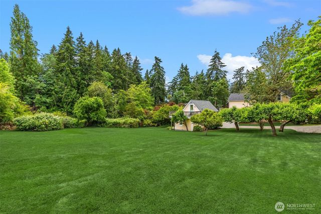 8395 NE Oddfellows, Bainbridge Island, WA 98110