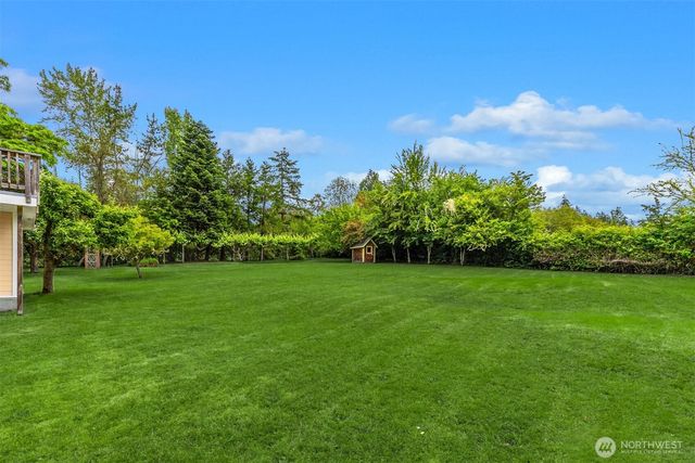 8395 NE Oddfellows, Bainbridge Island, WA 98110