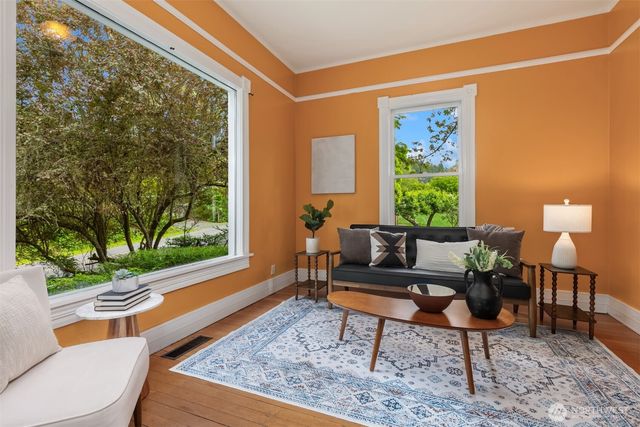 8395 NE Oddfellows, Bainbridge Island, WA 98110