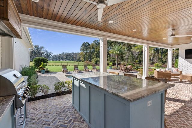 145 Lone Pine Court, Waverly, GA 31565