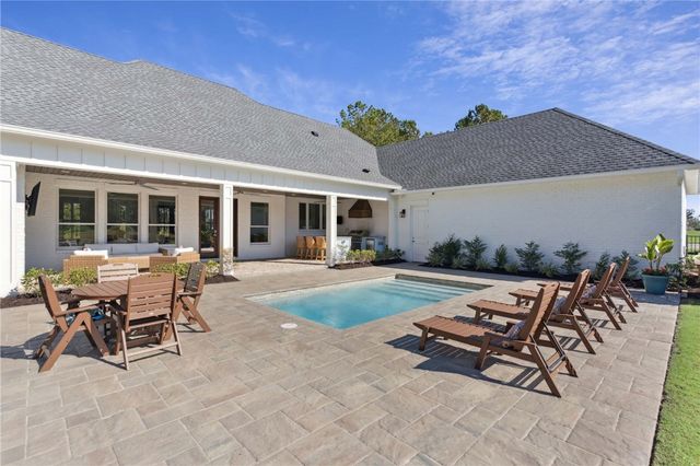 145 Lone Pine Court, Waverly, GA 31565